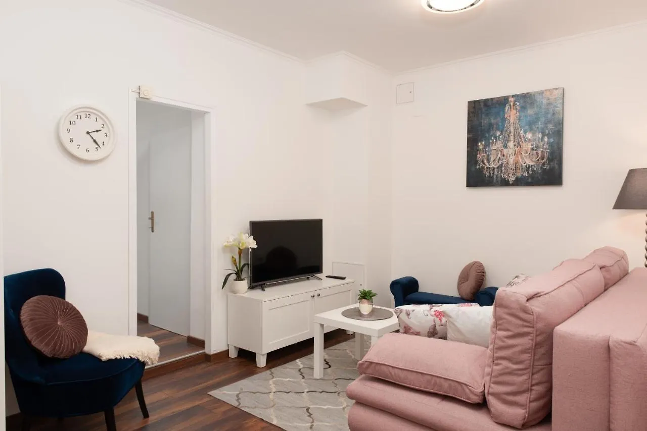 Apartment Leona 카스타브